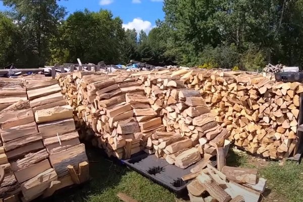 Кого у Луцькій громаді безкоштовно забезпечать дровами