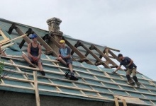 Волонтери-будівельники Волині допомагають жителям Херсонщини відновлювати житло