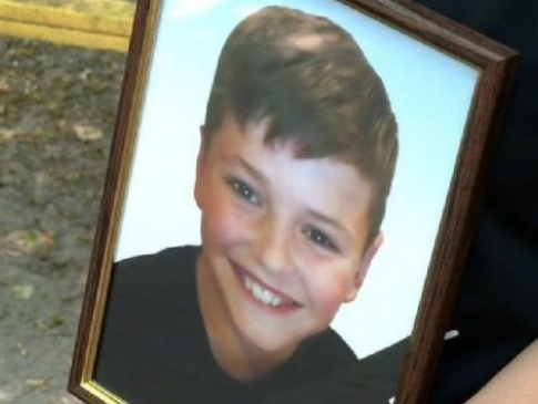 У Рівному помер хлопчик, якому на голову впала штанга: батьки звинувачують лікарів