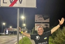 «Заради ЗСУ»:  львівський активіст Юрій Федечко пройшов пішки 100 км