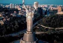 «Батьківщина-мати» в Києві – одна із найвищих статуй у світі