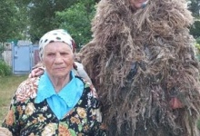 103-літня бабуся в’яже бійцям кікімори