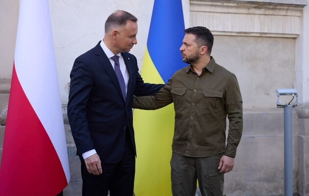 «Ми маємо трохи справу з потопельником», - президент Польщі про Україну