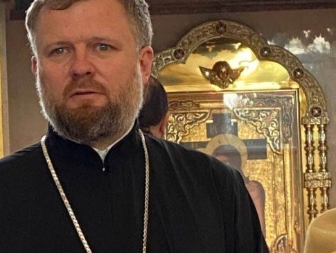 «Буде висіти не фото церкви, а портрет бородатого дядька»: волинський священник висловився про  церковні календарі