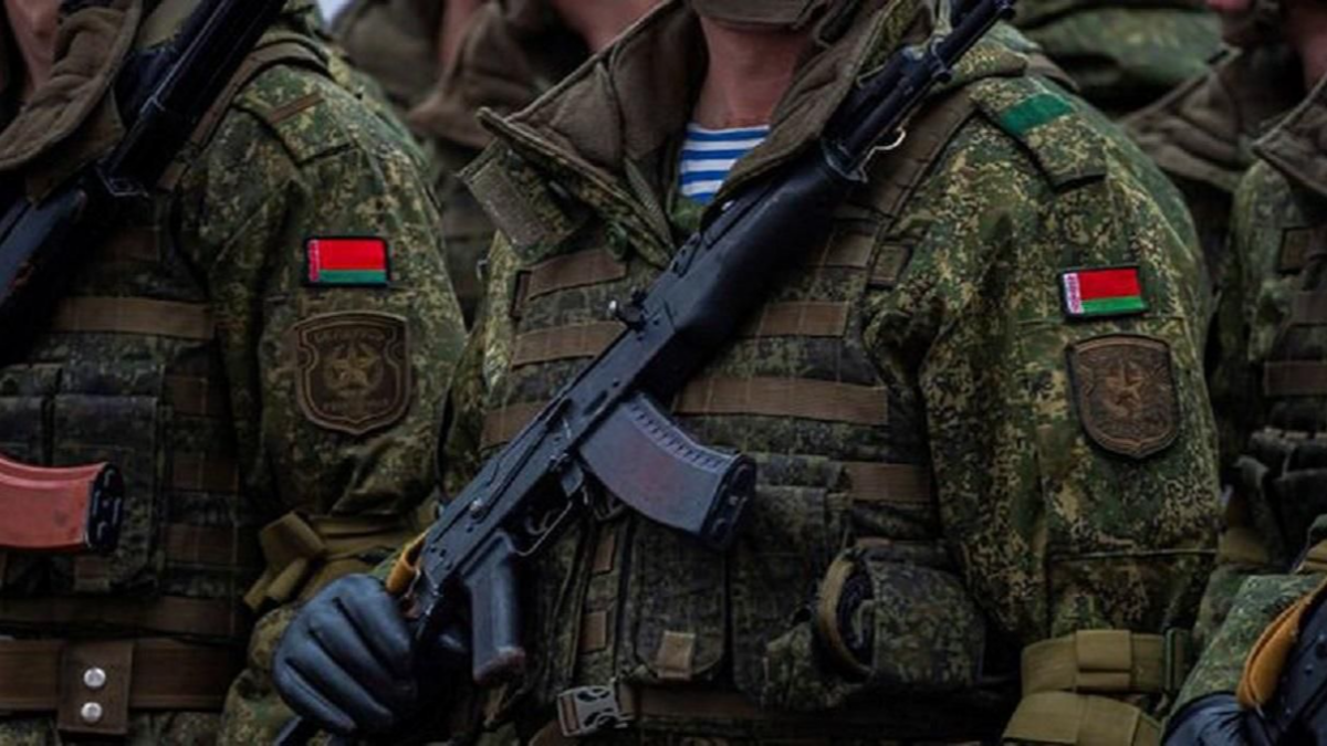 Біля кордону з Україною Лукашенко будує військове містечко