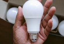 На Волині пенсіонери безкоштовно отримують  LED-лампи: подробиці