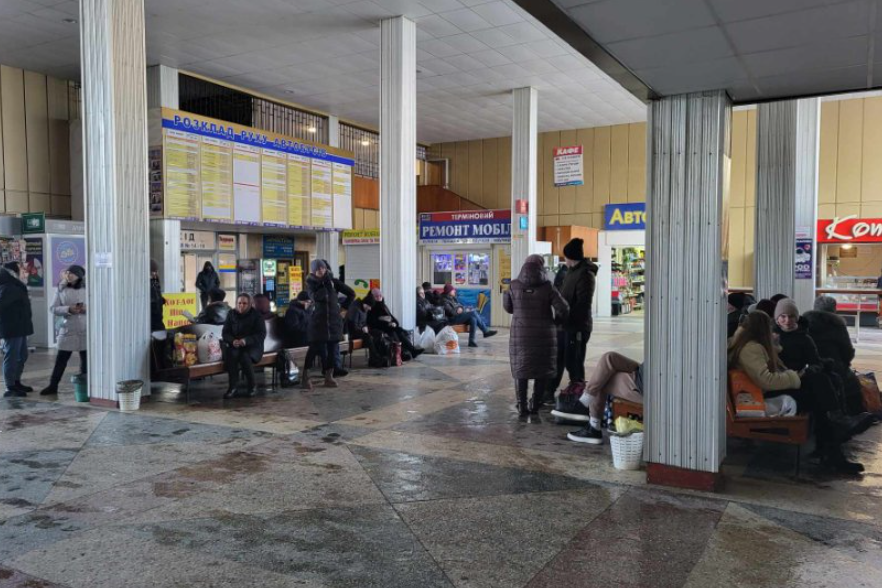 У Луцьку беруть гроші за перебування в залі очікування автостанції: подробиці скандалу