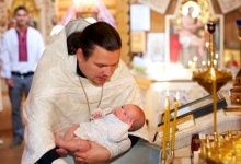Коли хрестити дитину 2024 року: сприятливі дні