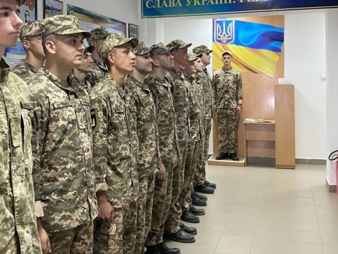 В Україні хочуть запровадити базову військову службу для осіб до 25 років: подробиці