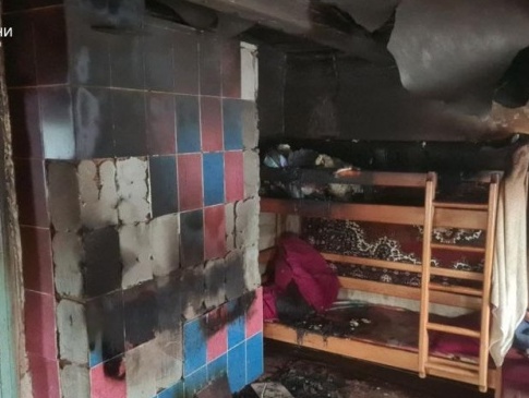 На Житомирщині у пожежі загинули двоє маленьких  дівчат