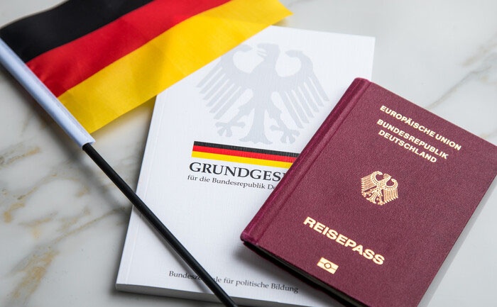 Українські біженці швидко можуть отримати громадянство Німеччини?