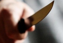 На Хмельниччині нелюд вдарив матір ножем 17 разів