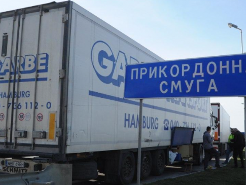 Українські перевізники розпочнуть протест у відповідь на кордоні з Польщею