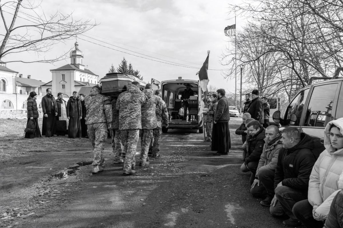 Загинув при виконанні бойового завдання: у Луцькій громаді поховали Героя Володимира Мисковця