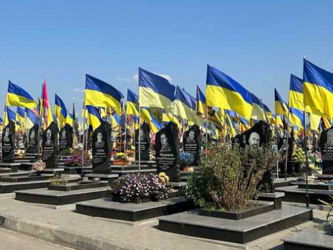 На Львівщини військовий «заробляв» на похованнях загиблих побратимів