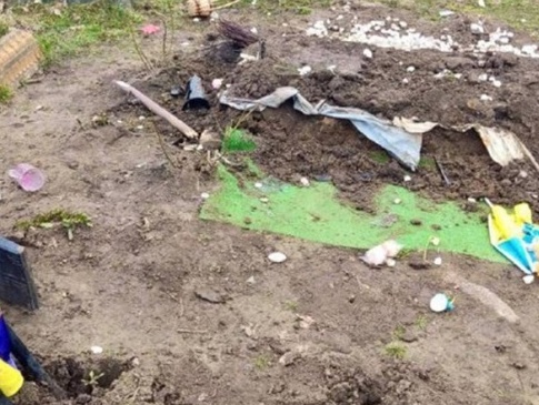 На Житомирщині чоловік розтрощив могилу військового: причина шокує