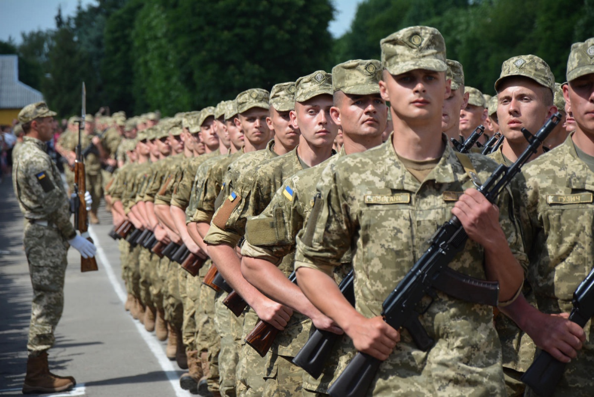 Усі військовозобов'язані в Україні  віком від 18 до 60 стоятимуть на обліку