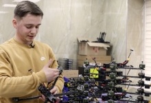 На Тернопільщині 21-річний хлопець робить «пташки» для ЗСУ