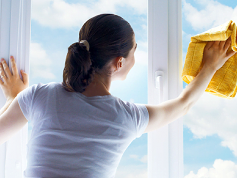 Впустіть в дім щастя та багатство: найкращий день для миття вікон перед Великоднем