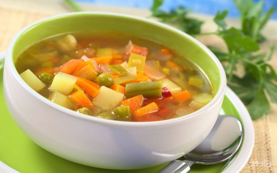 Міжнародний день супу: легкі весняні страви з сезонних продуктів