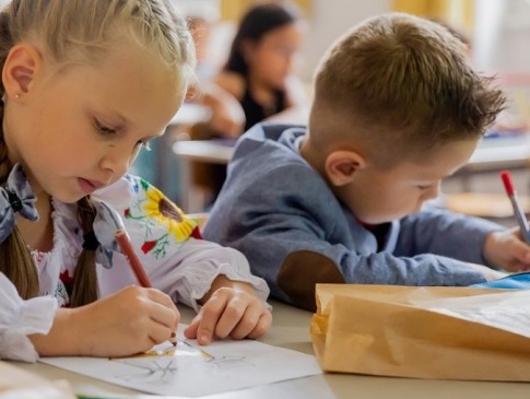 У Польщі українських дітей зобов’яжуть піти до місцевих шкіл
