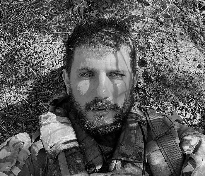 «Паш, ти був Воїном з великої літери!»: на війні загинув український сержант Павло Петриченко
