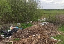 На Волині мешканці громади поробили стихійні смітники: яка за це відповідальність